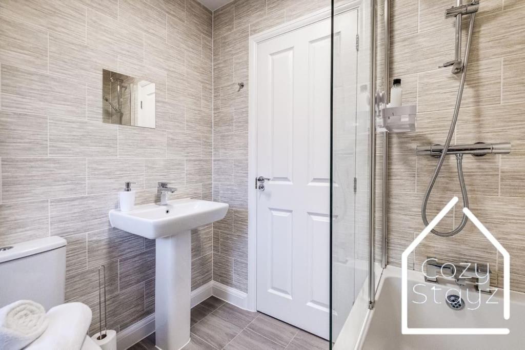 Newly Stunning City Centre Home By Cozy Stayz Birmingham Luaran gambar